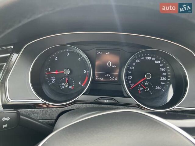 Чорний Фольксваген Пассат, об'ємом двигуна 1.97 л та пробігом 215 тис. км за 15000 $, фото 4 на Automoto.ua