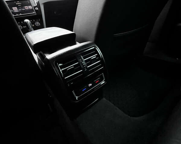 Черный Фольксваген Пассат, объемом двигателя 2 л и пробегом 265 тыс. км за 16900 $, фото 15 на Automoto.ua