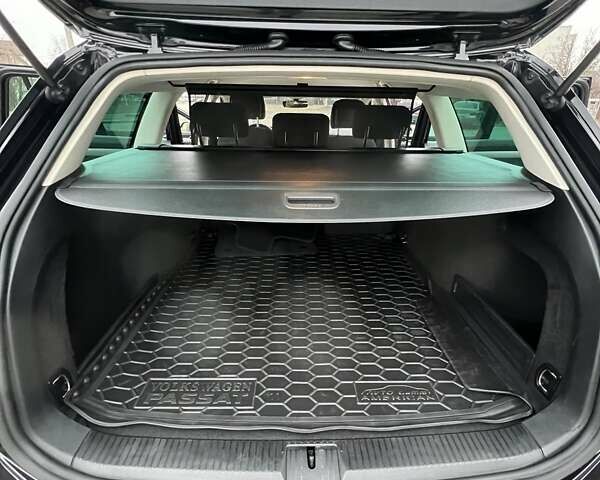 Чорний Фольксваген Пассат, об'ємом двигуна 1.97 л та пробігом 215 тис. км за 15000 $, фото 29 на Automoto.ua