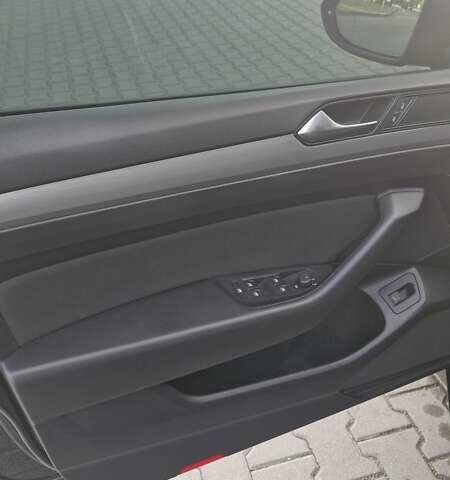 Черный Фольксваген Пассат, объемом двигателя 1.6 л и пробегом 267 тыс. км за 13000 $, фото 14 на Automoto.ua