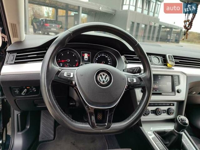 Черный Фольксваген Пассат, объемом двигателя 1.97 л и пробегом 232 тыс. км за 16500 $, фото 16 на Automoto.ua