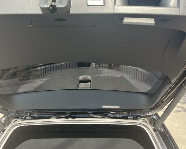 Черный Фольксваген Пассат, объемом двигателя 1.6 л и пробегом 307 тыс. км за 13350 $, фото 11 на Automoto.ua