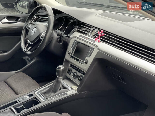 Чорний Фольксваген Пассат, об'ємом двигуна 1.6 л та пробігом 264 тис. км за 13200 $, фото 14 на Automoto.ua
