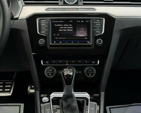 Чорний Фольксваген Пассат, об'ємом двигуна 2 л та пробігом 260 тис. км за 16700 $, фото 40 на Automoto.ua