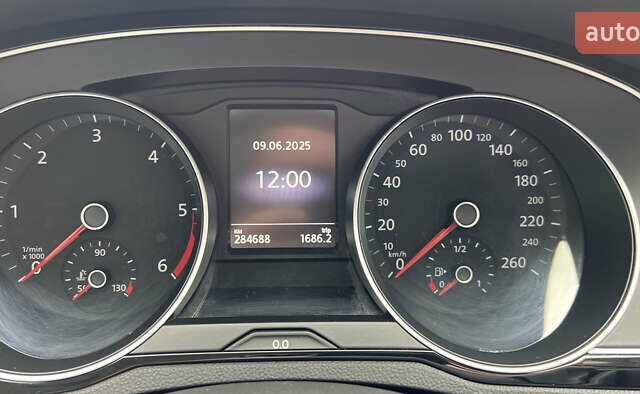 Черный Фольксваген Пассат, объемом двигателя 1.97 л и пробегом 284 тыс. км за 15500 $, фото 27 на Automoto.ua