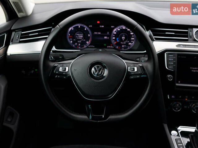 Фольксваген Пассат 2016 в Луцке на Automoto.ua Черный Фольксваген Пассат, объемом двигателя 2 л и пробегом 218 тыс. км за 17300 $, фото 29 на Automoto.ua