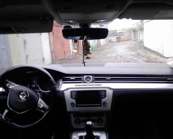 Черный Фольксваген Пассат, объемом двигателя 2 л и пробегом 346 тыс. км за 14800 $, фото 22 на Automoto.ua