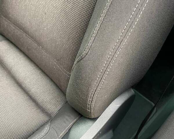 Черный Фольксваген Пассат, объемом двигателя 1.97 л и пробегом 277 тыс. км за 16000 $, фото 46 на Automoto.ua