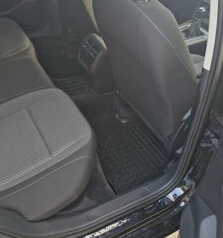 Черный Фольксваген Пассат, объемом двигателя 1.6 л и пробегом 267 тыс. км за 13000 $, фото 12 на Automoto.ua