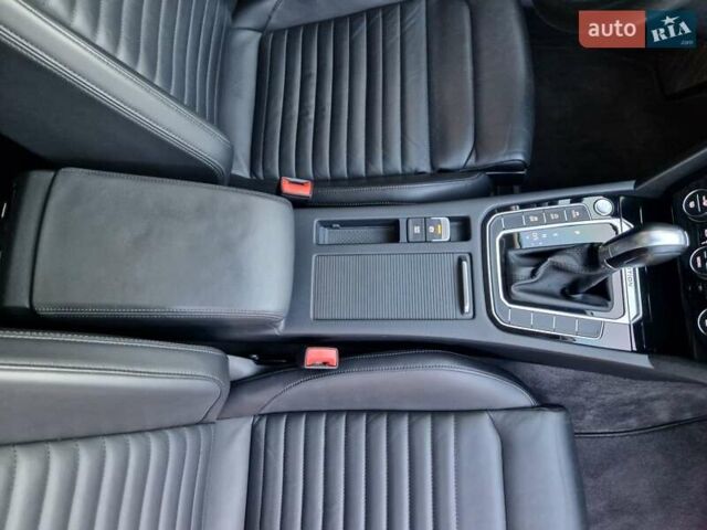 Фольксваген Пассат 2016 в Киеве на Automoto.ua Черный Фольксваген Пассат, объемом двигателя 2 л и пробегом 215 тыс. км за 19700 $, фото 53 на Automoto.ua