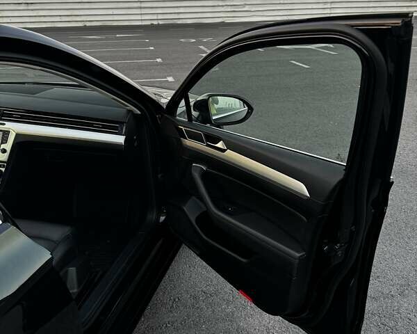 Черный Фольксваген Пассат, объемом двигателя 1.6 л и пробегом 195 тыс. км за 16000 $, фото 9 на Automoto.ua