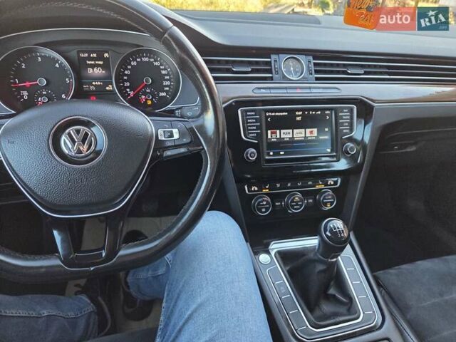 Черный Фольксваген Пассат, объемом двигателя 1.97 л и пробегом 289 тыс. км за 14400 $, фото 39 на Automoto.ua