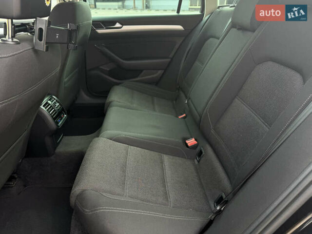 Черный Фольксваген Пассат, объемом двигателя 1.97 л и пробегом 299 тыс. км за 13500 $, фото 10 на Automoto.ua