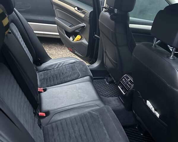 Черный Фольксваген Пассат, объемом двигателя 1.97 л и пробегом 235 тыс. км за 16200 $, фото 7 на Automoto.ua