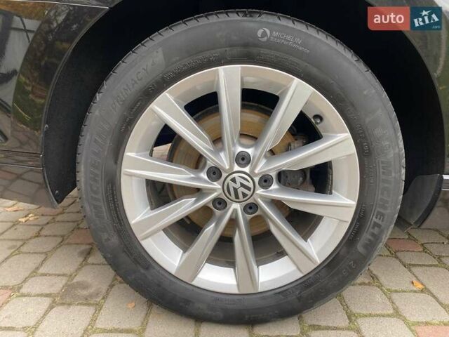 Черный Фольксваген Пассат, объемом двигателя 1.97 л и пробегом 277 тыс. км за 16000 $, фото 61 на Automoto.ua