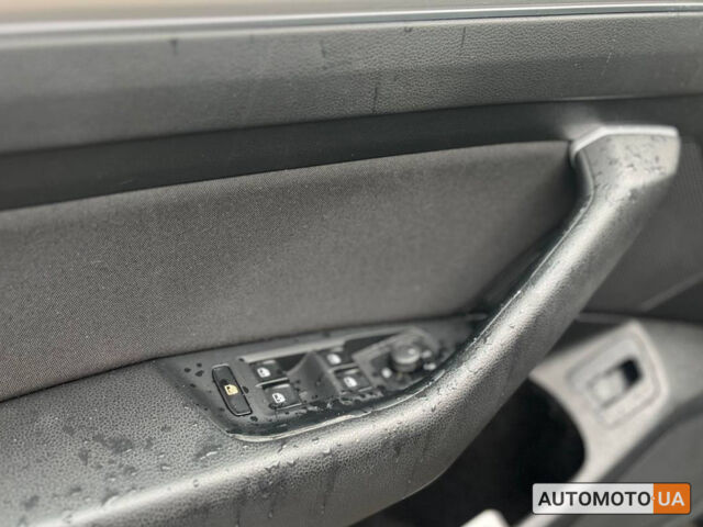 Черный Фольксваген Пассат, объемом двигателя 2 л и пробегом 280 тыс. км за 18990 $, фото 7 на Automoto.ua