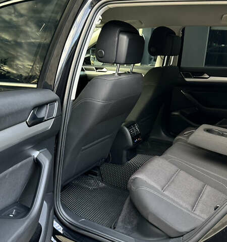 Черный Фольксваген Пассат, объемом двигателя 1.6 л и пробегом 256 тыс. км за 15000 $, фото 42 на Automoto.ua