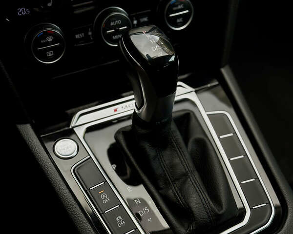 Черный Фольксваген Пассат, объемом двигателя 1.97 л и пробегом 205 тыс. км за 16600 $, фото 29 на Automoto.ua