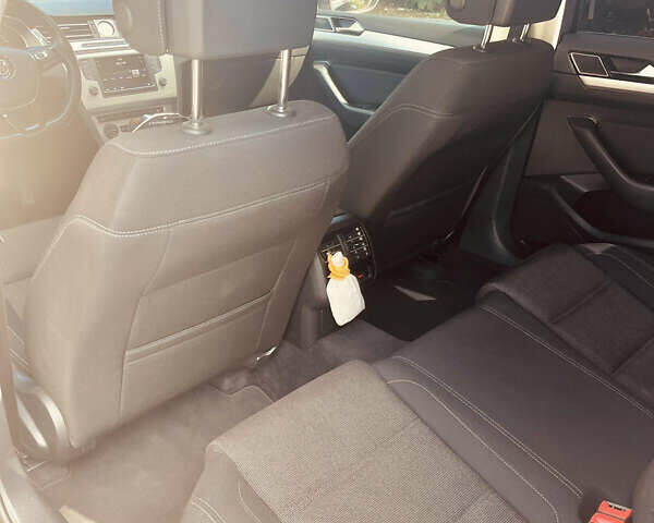 Черный Фольксваген Пассат, объемом двигателя 1.6 л и пробегом 307 тыс. км за 13350 $, фото 13 на Automoto.ua