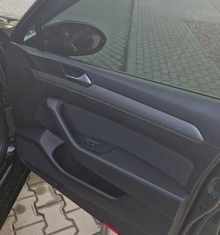 Черный Фольксваген Пассат, объемом двигателя 1.6 л и пробегом 267 тыс. км за 13000 $, фото 15 на Automoto.ua