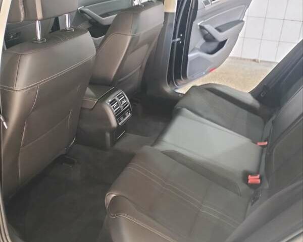 Чорний Фольксваген Пассат, об'ємом двигуна 2 л та пробігом 228 тис. км за 16700 $, фото 2 на Automoto.ua