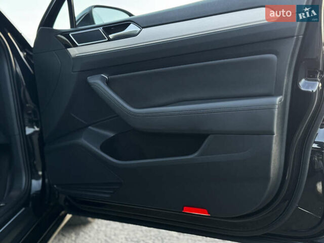 Чорний Фольксваген Пассат, об'ємом двигуна 1.97 л та пробігом 191 тис. км за 17000 $, фото 52 на Automoto.ua