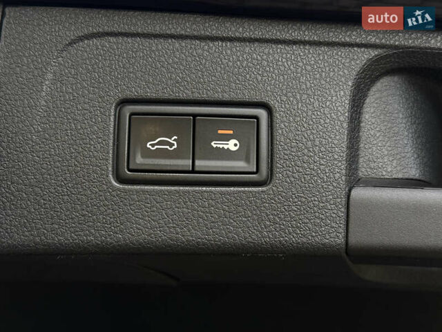 Черный Фольксваген Пассат, объемом двигателя 1.97 л и пробегом 205 тыс. км за 16600 $, фото 39 на Automoto.ua