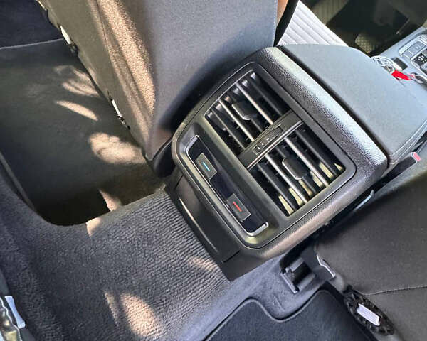 Чорний Фольксваген Пассат, об'ємом двигуна 2 л та пробігом 320 тис. км за 14650 $, фото 15 на Automoto.ua