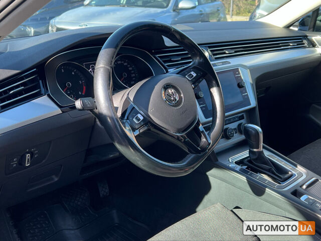 Черный Фольксваген Пассат, объемом двигателя 2 л и пробегом 183 тыс. км за 17200 $, фото 6 на Automoto.ua