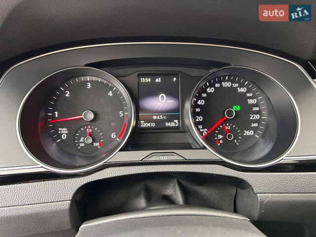 Черный Фольксваген Пассат, объемом двигателя 1.97 л и пробегом 220 тыс. км за 19444 $, фото 22 на Automoto.ua