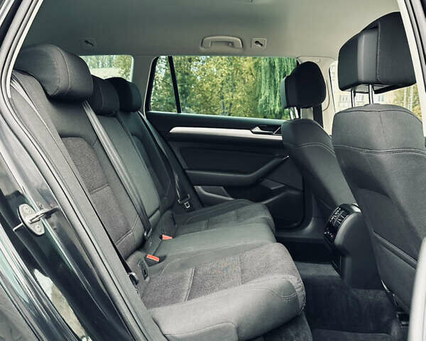 Черный Фольксваген Пассат, объемом двигателя 1.97 л и пробегом 216 тыс. км за 15999 $, фото 16 на Automoto.ua