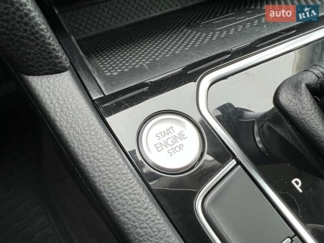 Черный Фольксваген Пассат, объемом двигателя 1.6 л и пробегом 247 тыс. км за 15500 $, фото 46 на Automoto.ua