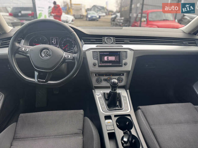 Черный Фольксваген Пассат, объемом двигателя 1.6 л и пробегом 347 тыс. км за 11700 $, фото 30 на Automoto.ua