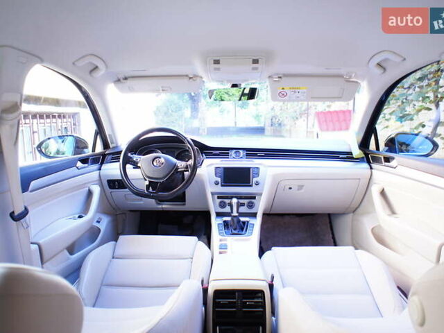 Черный Фольксваген Пассат, объемом двигателя 1.6 л и пробегом 230 тыс. км за 14700 $, фото 6 на Automoto.ua