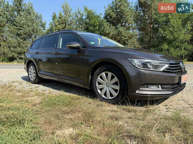 Черный Фольксваген Пассат, объемом двигателя 0 л и пробегом 230 тыс. км за 12100 $, фото 1 на Automoto.ua