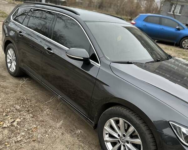 Черный Фольксваген Пассат, объемом двигателя 2 л и пробегом 208 тыс. км за 16200 $, фото 1 на Automoto.ua