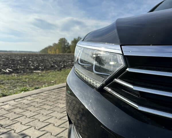 Черный Фольксваген Пассат, объемом двигателя 1.6 л и пробегом 222 тыс. км за 14200 $, фото 7 на Automoto.ua