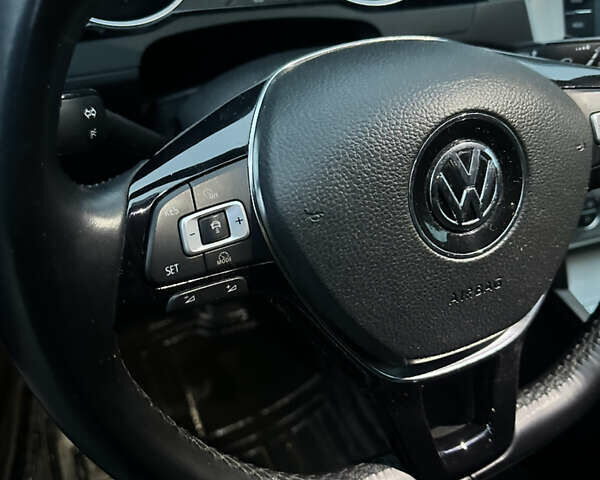 Черный Фольксваген Пассат, объемом двигателя 1.6 л и пробегом 230 тыс. км за 12250 $, фото 7 на Automoto.ua