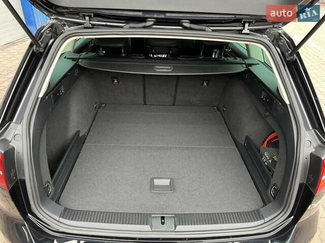 Черный Фольксваген Пассат, объемом двигателя 1.6 л и пробегом 247 тыс. км за 15500 $, фото 61 на Automoto.ua