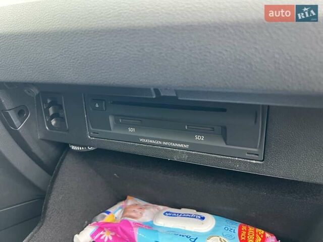 Черный Фольксваген Пассат, объемом двигателя 1.6 л и пробегом 247 тыс. км за 15500 $, фото 77 на Automoto.ua