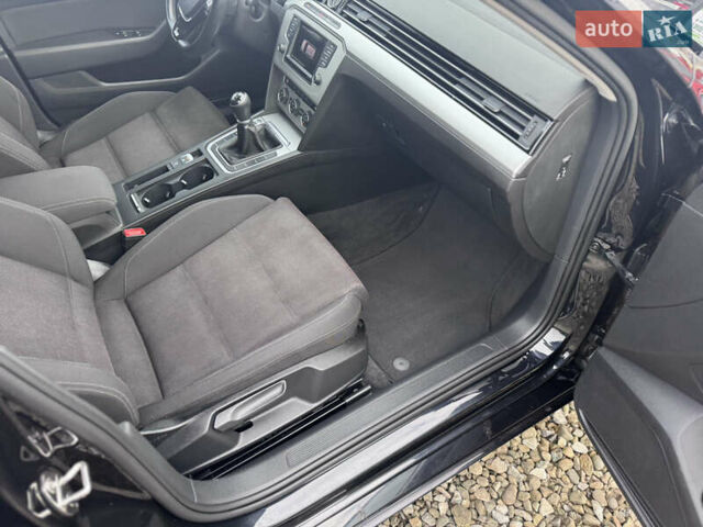 Черный Фольксваген Пассат, объемом двигателя 1.6 л и пробегом 347 тыс. км за 11700 $, фото 38 на Automoto.ua