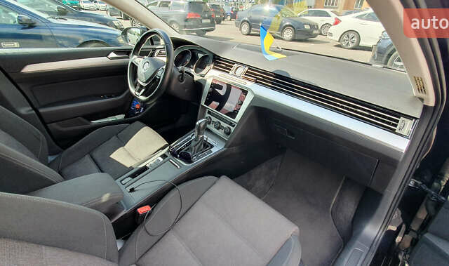 Чорний Фольксваген Пассат, об'ємом двигуна 1.97 л та пробігом 243 тис. км за 17500 $, фото 9 на Automoto.ua