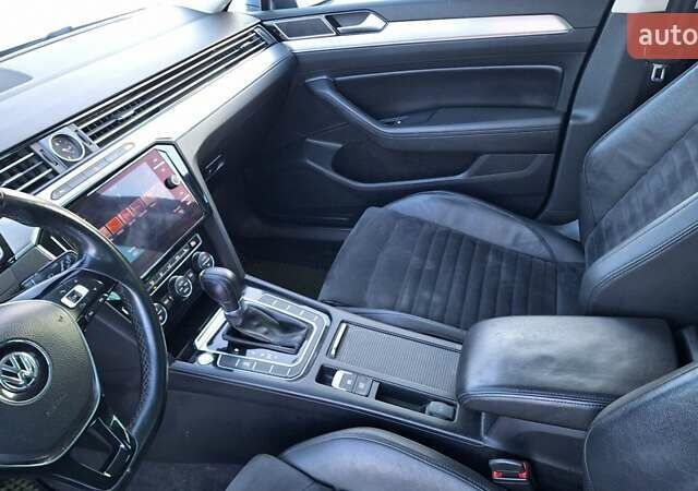 Черный Фольксваген Пассат, объемом двигателя 1.97 л и пробегом 243 тыс. км за 13999 $, фото 24 на Automoto.ua