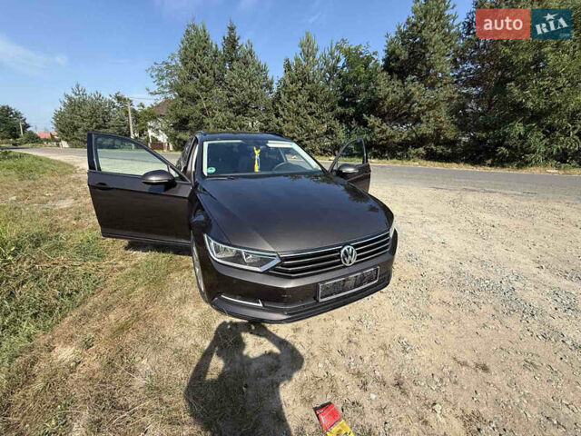 Черный Фольксваген Пассат, объемом двигателя 0 л и пробегом 230 тыс. км за 12100 $, фото 3 на Automoto.ua