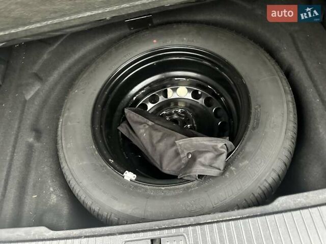 Чорний Фольксваген Пассат, об'ємом двигуна 1.97 л та пробігом 330 тис. км за 13300 $, фото 32 на Automoto.ua