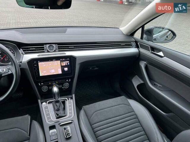 Черный Фольксваген Пассат, объемом двигателя 1.6 л и пробегом 247 тыс. км за 15500 $, фото 23 на Automoto.ua