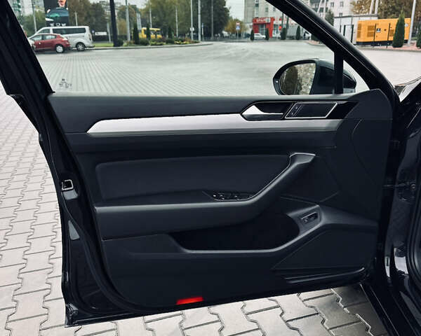 Черный Фольксваген Пассат, объемом двигателя 1.97 л и пробегом 216 тыс. км за 15999 $, фото 23 на Automoto.ua