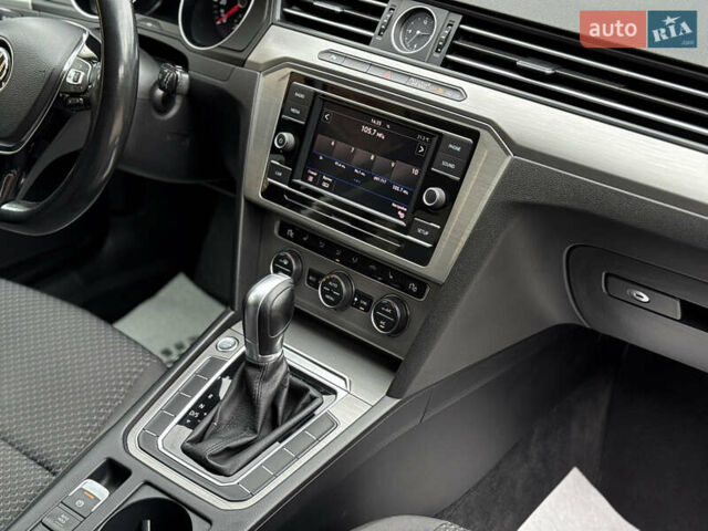 Черный Фольксваген Пассат, объемом двигателя 2 л и пробегом 170 тыс. км за 17500 $, фото 45 на Automoto.ua