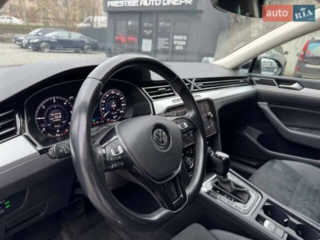 Чорний Фольксваген Пассат, об'ємом двигуна 2 л та пробігом 190 тис. км за 17900 $, фото 8 на Automoto.ua