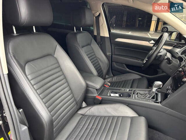 Черный Фольксваген Пассат, объемом двигателя 1.97 л и пробегом 220 тыс. км за 19444 $, фото 4 на Automoto.ua